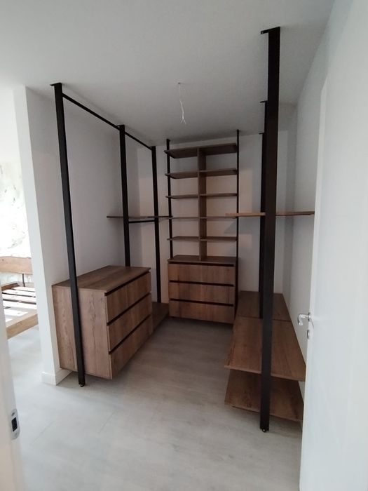 Montaj  mobila  .