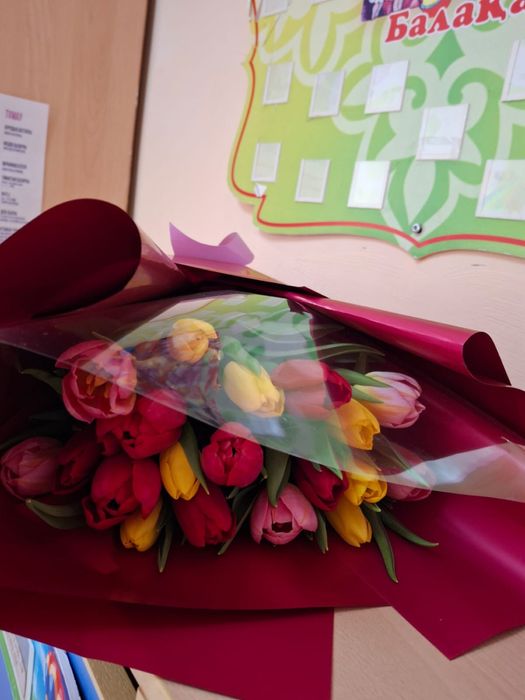 Красивый букет тюльпанов