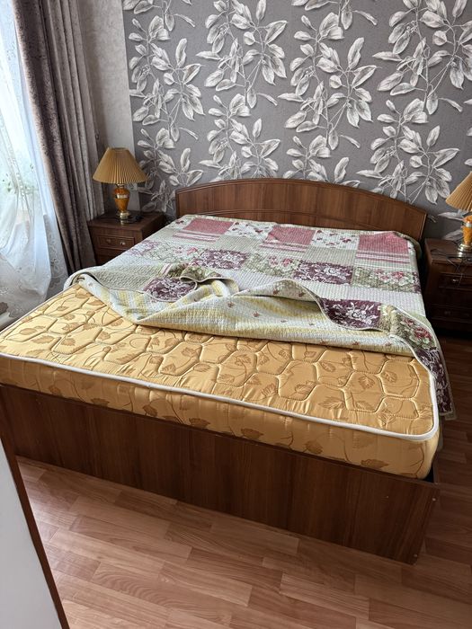 Продам спальный гарнитур б/у