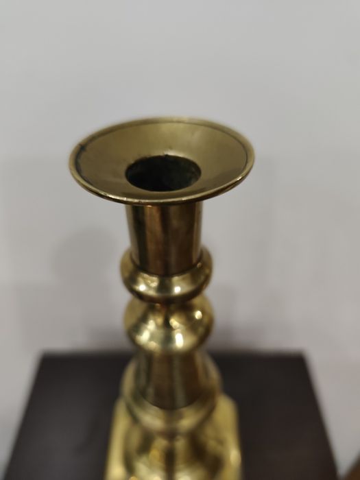 Ретро масивен месингов свещник 20 см