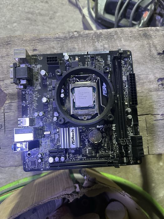 Материнская плата