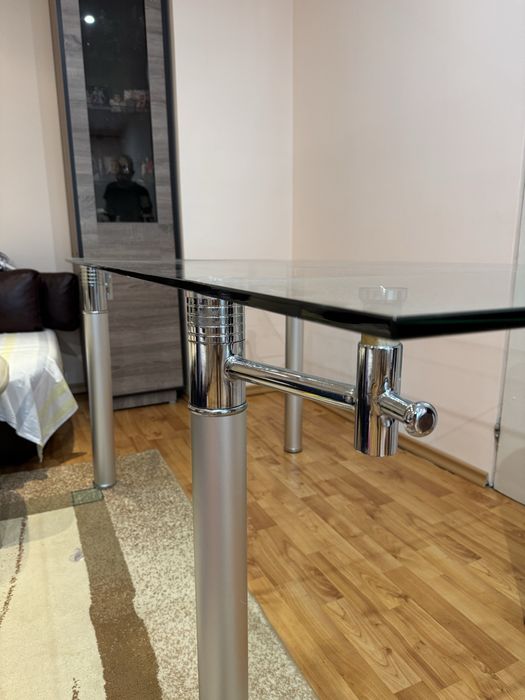 Стъклена разтегателна маса