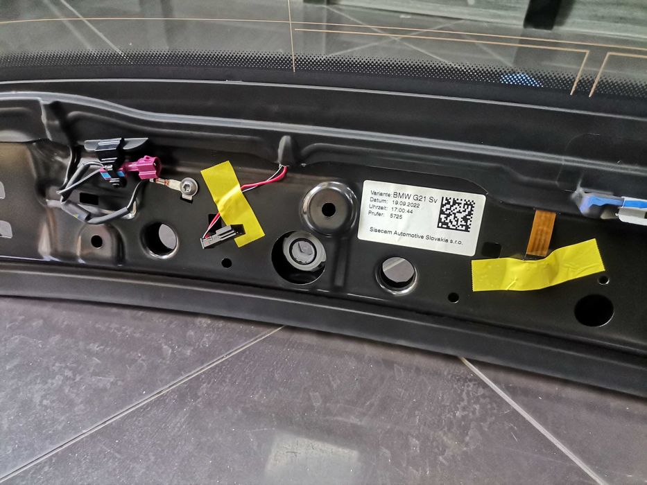 НОВО OE BMW Задно Стъкло Багажник Зелено БМВ G21 G81 Комби 7453410