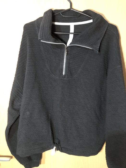 Топли зимни дамски пуловери