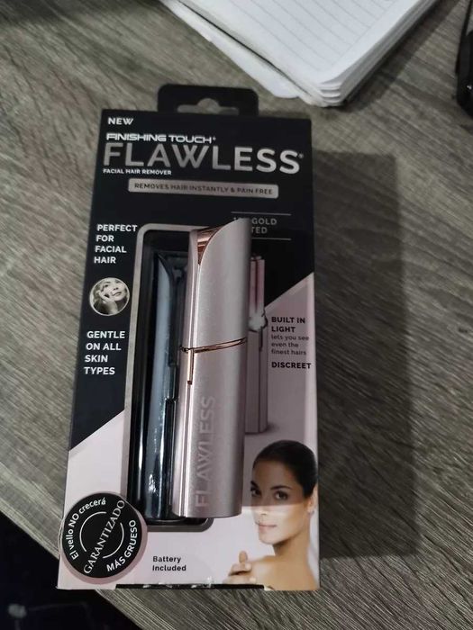 ПРОМО!! Дамски комплект Тример за Вежди + Тример за Лице Flawless