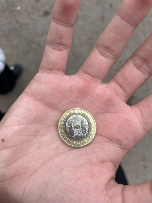 Новый 100 тенге 2025 года