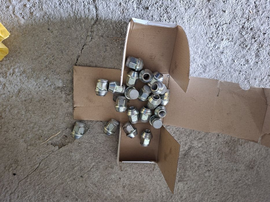 Летни гуми с джанти 255 55 18 на един сезон