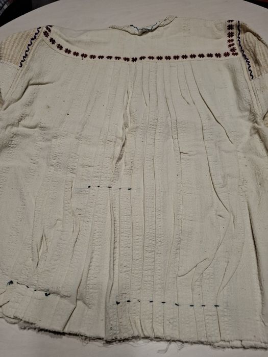 Автентични дрехи и кърпи,ръчно изработени