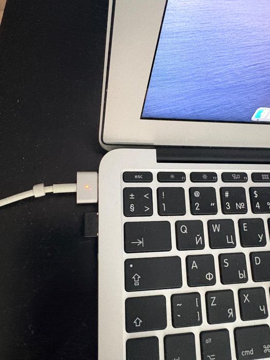 макбук Apple