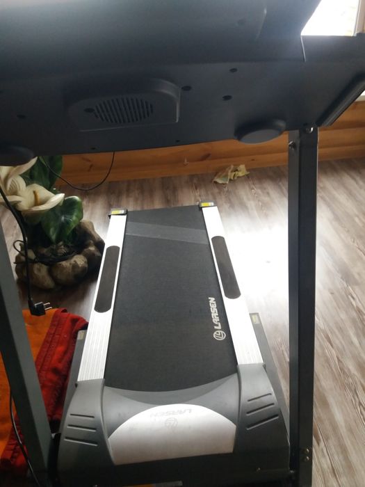 Беговая дорожка LARSEN