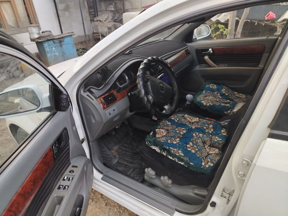 Ласетти  вариантга сотилади..