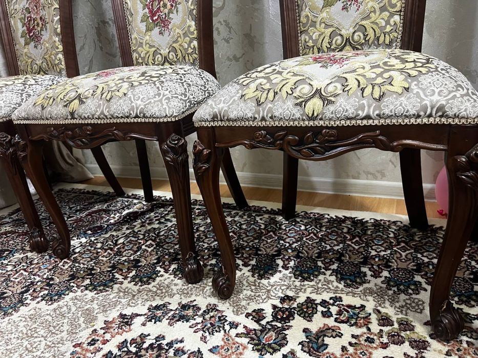 12 кишили стол стуллар сотилади. 100% ёнгок