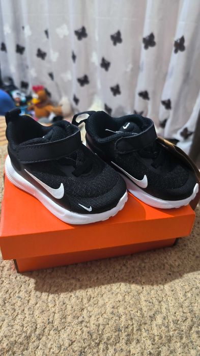 Vand adidasi noi, 18.5 cm