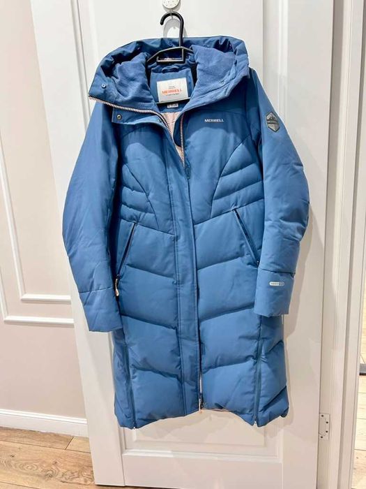 Продаю женский пуховик MERRELL