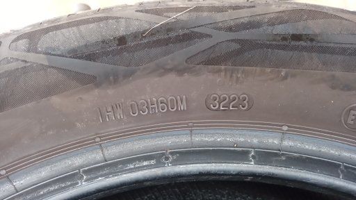 Автомобилни гуми Continental 215/55 R 17 98H