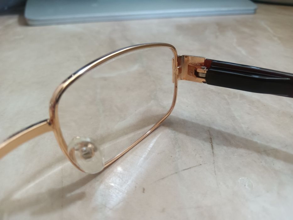 Универсални диоптрични очила с метална рамка