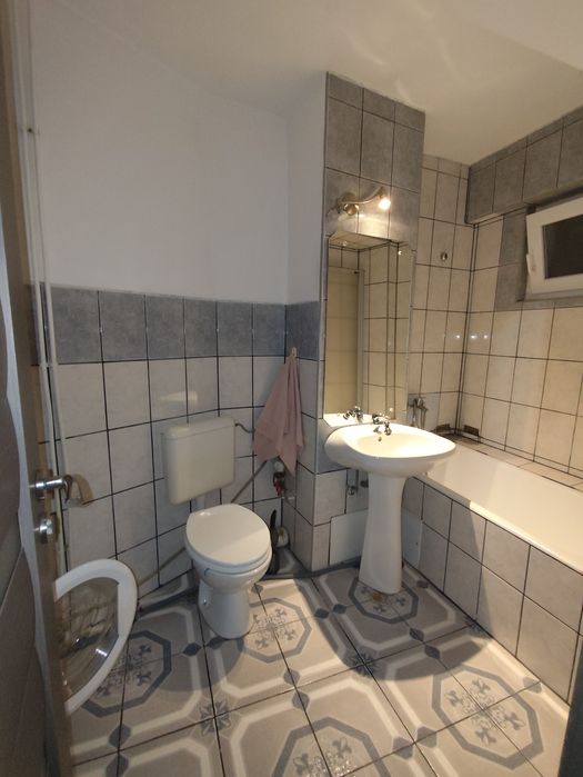 Închiriez  apartament  două camere