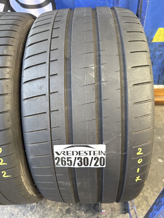 265/30/20 Vredestein