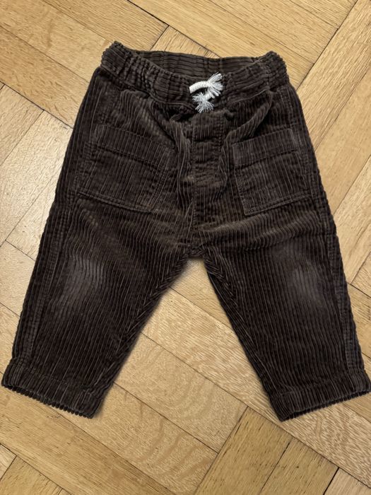 Costum H&M pentru baieti aproape nou