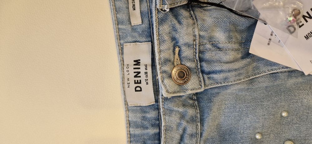 Vand pantaloni scurți de blugi eur38