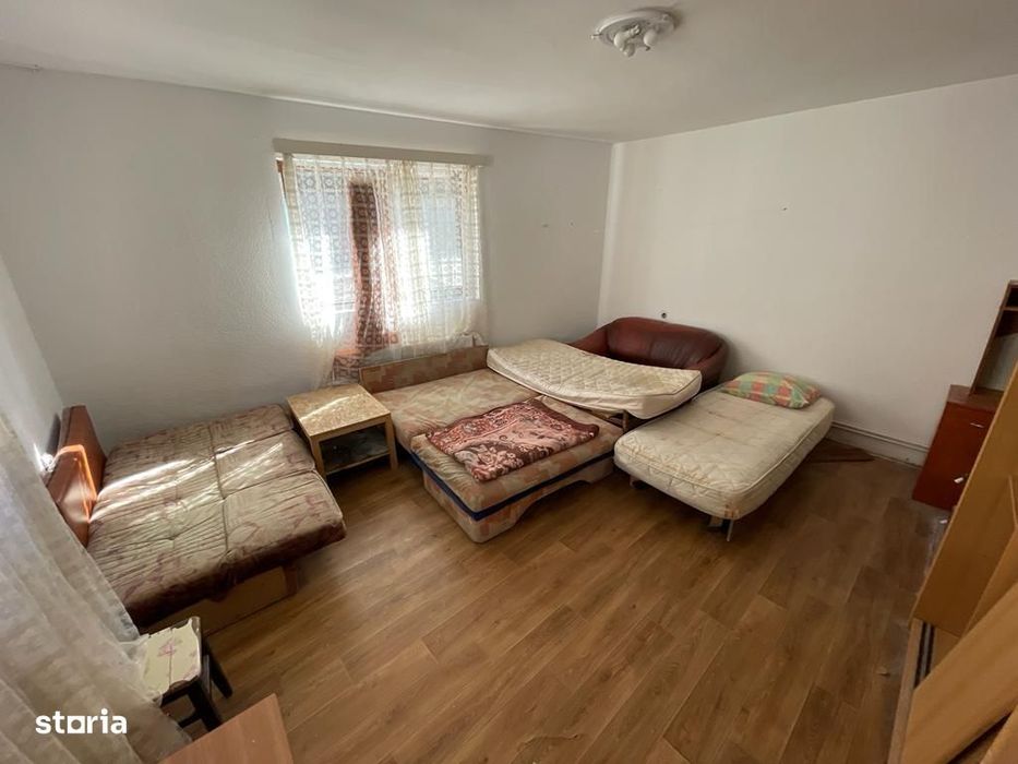 Casă de închiriat cu 3 camere   Brasov