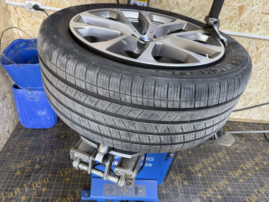 Продам колеса оригинал бмв x5 r 20