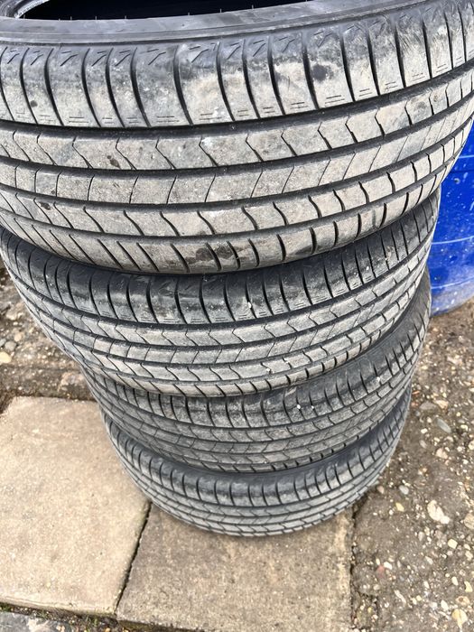 Anvelope Vara Kumho ecsta hs51 215 55 R18