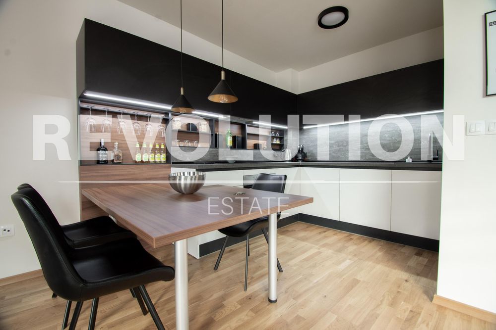 Дава се под наем Двустаен апартамент в София, Лозенец - 140 кв.м за 1200 € - Снимка #5