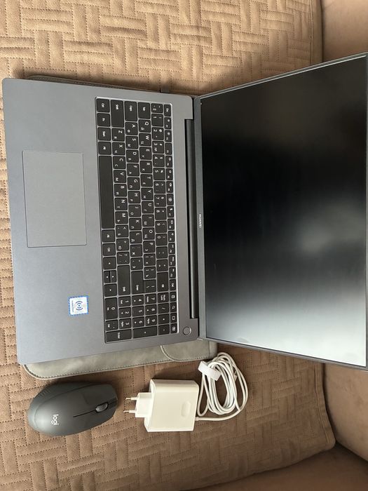 Срочно ! Ноутбук HUAWEI MateBook D16