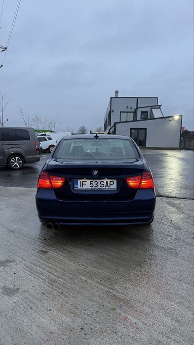 BMW E90 330i automat