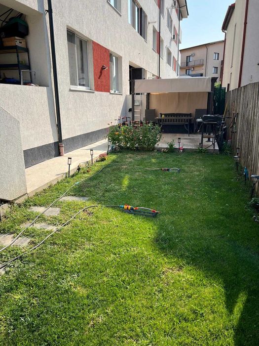 Apartament 3 camere cu grădină privată – Păcii, Militari | Bloc 2022 | Parter | 70 mp + curte privată 60 mp | Parcare