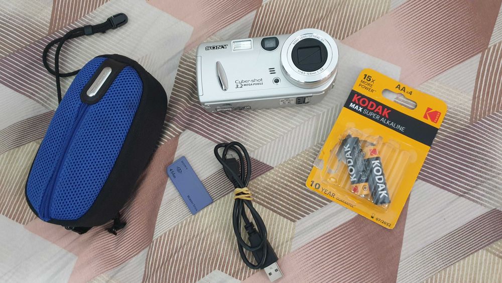 Sony Cyber-shot DSC-P52