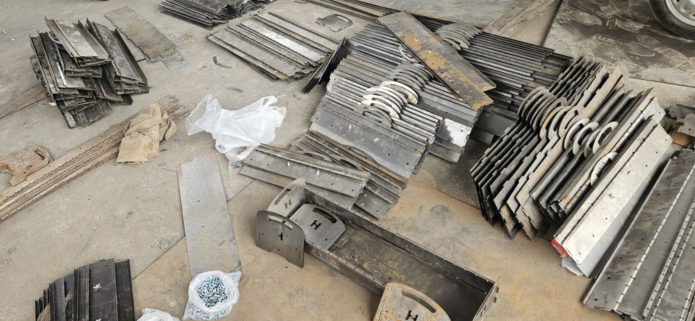 yig'iladigan shashlik ko'ra mangal uzunligi 40 sm dan 120 sm gacha

60