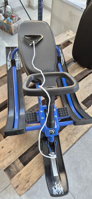 Шейна Снежко ( Чук и Гек) червена и синя