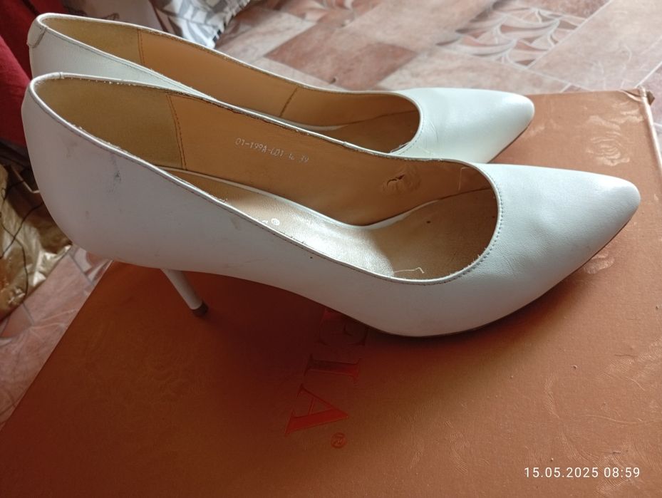 Лаура.₸#34₸₸₸₸₸₸