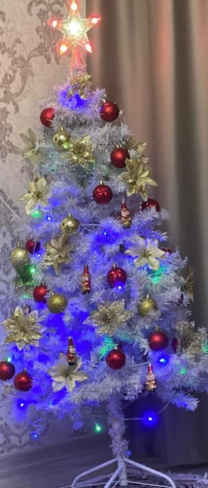 Продам елку ишрушками