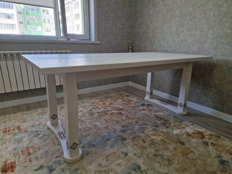 Стол по 100 тысяч