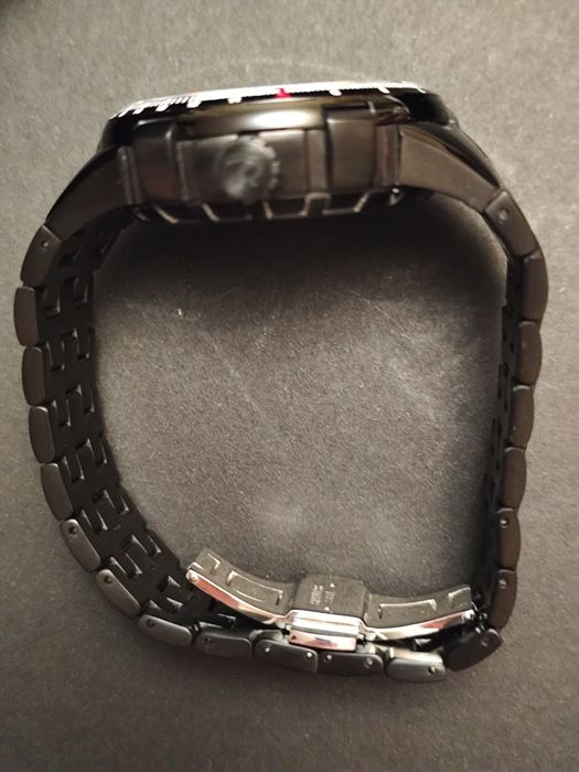 Продам мужские наручные часы.