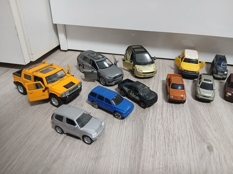 Метални коли ..ии