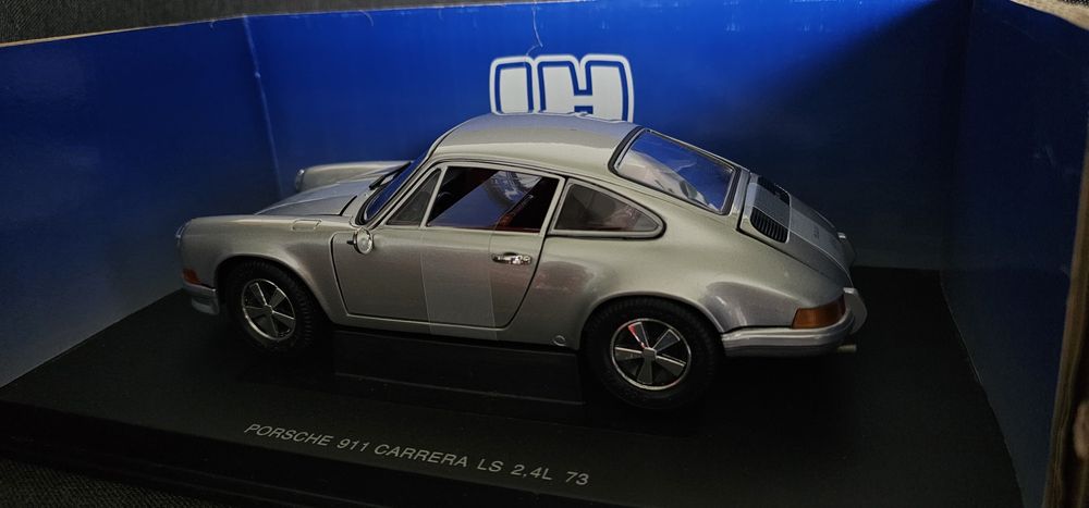 Две колекционерски колички 1:18  Porsche 911