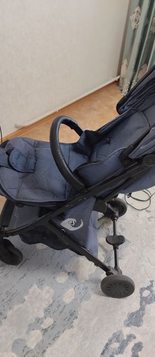Продам прогулочная коляска