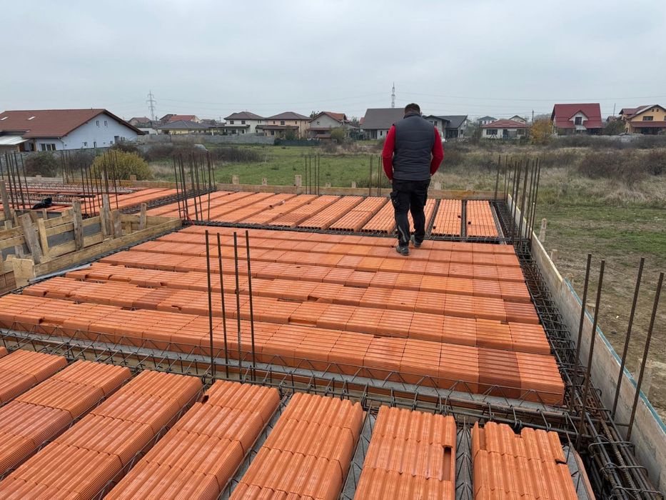 Duplex cu 4 cam la cheie,130mp utili,350mp teren,P+E,Mosnita,210000 e