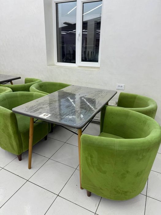 Продам  мебель  для  кафе