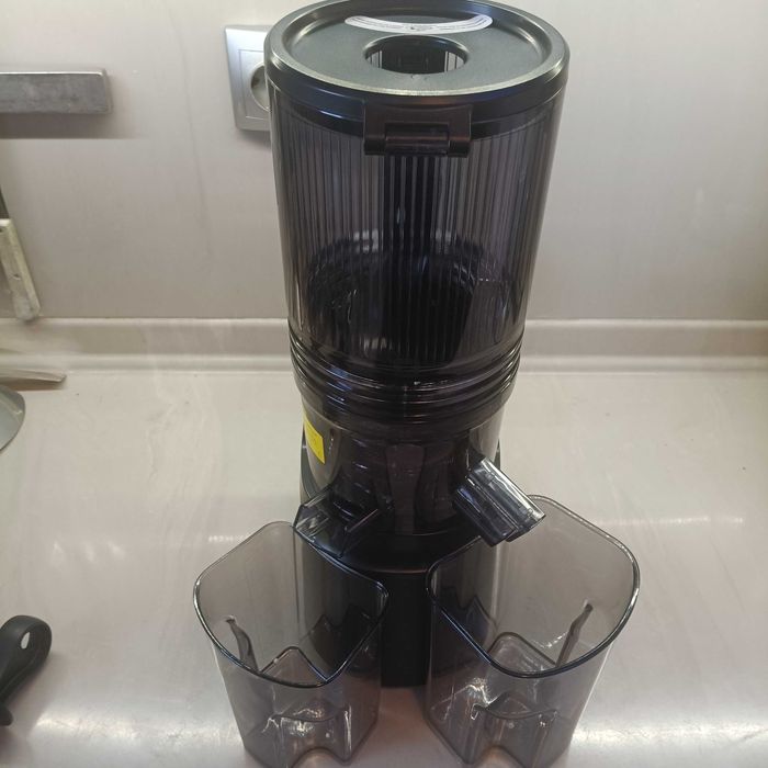 НОВА! Бавна сокоизстисквачка с широк отвор 135 мм, студено пресоване