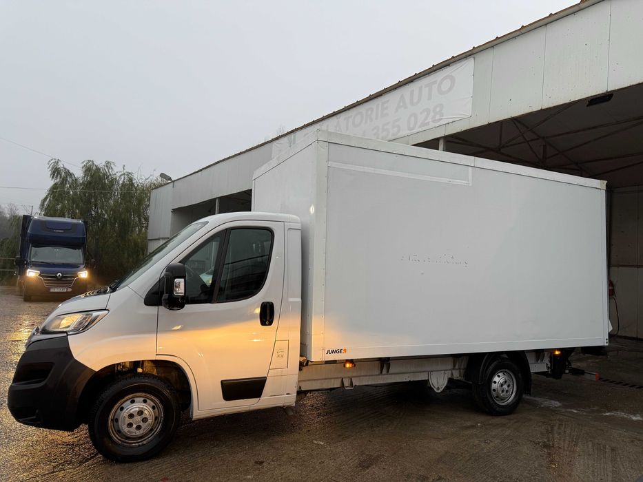 Citroen Jumper cu lift hidraulic omologat