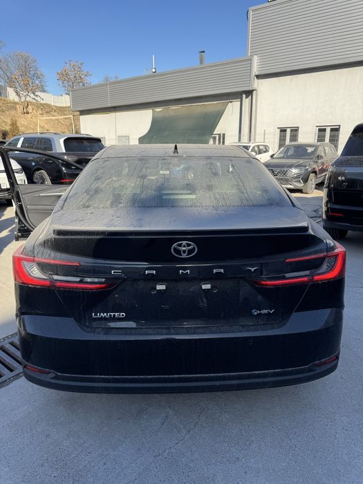 Toyota Camry Japan 2025