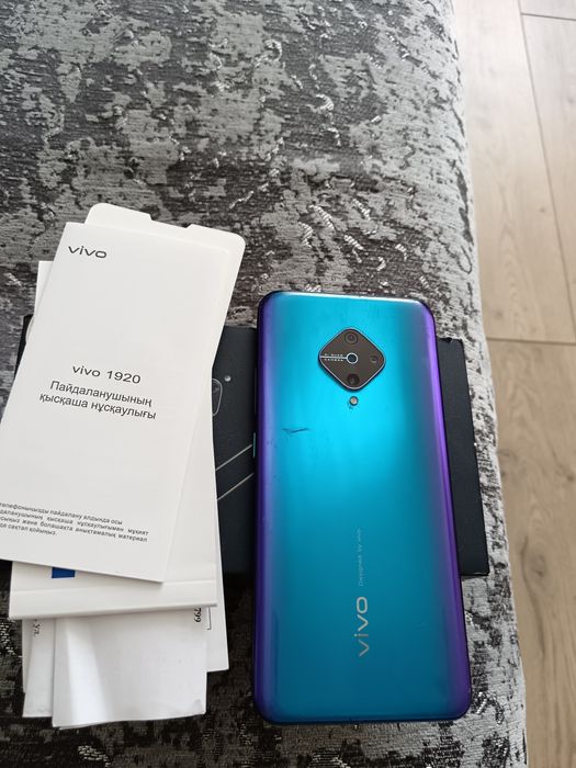 Продам телефон Vivo 1920