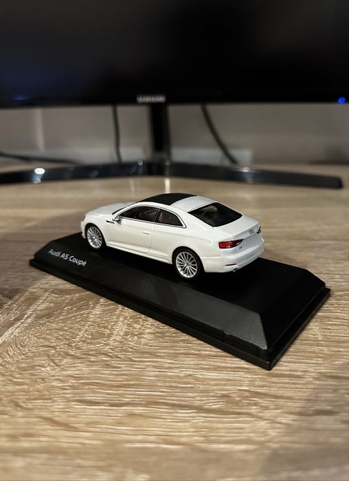 Macheta auto Audi A5 Coupe 2017, Glacier White, 1:43 Iscale Originala