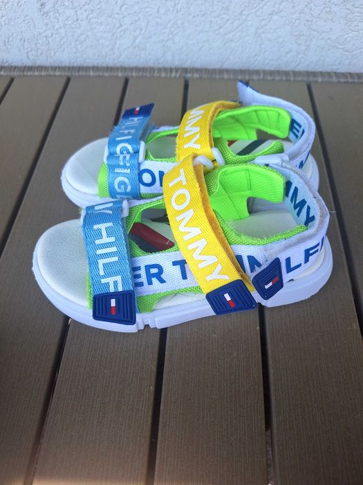 Sandale Tommy Hilfiger mărimea 31.