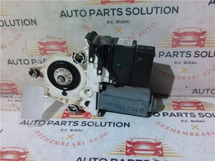 motoras macara geam usa dreapta spate vw golf 5